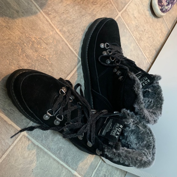 Roxy Alpine Collection Boots - Picture 2 of 2